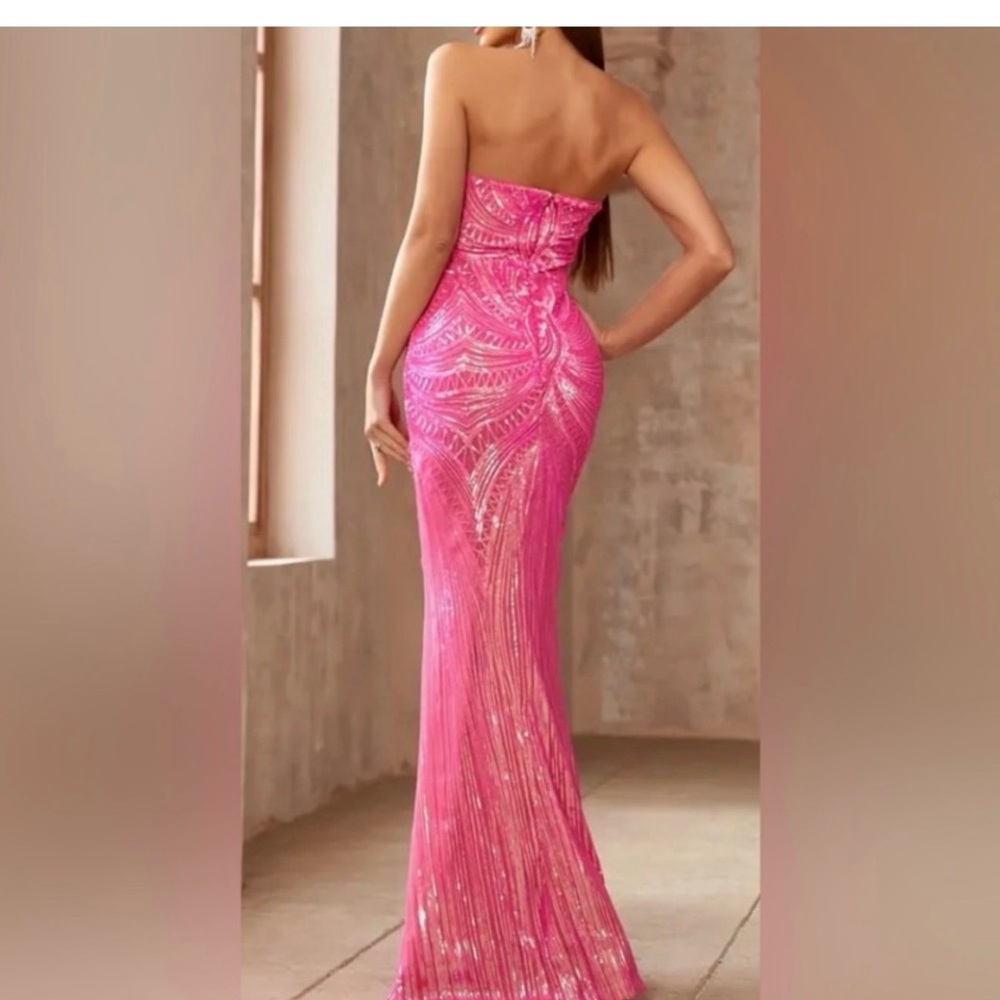 Elegant Pink Strapless Evening Gown